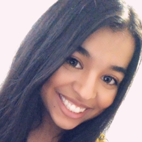 Meet your Posher, Faryaal - Picture 1 of 1